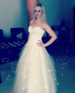 <p>#targiślubne:-) Pokaz Sukien Ślubnych ;-) Studio Mody Ślubnej Celia</p>